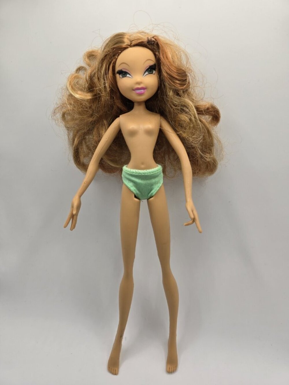 Winx Club Singsational Magic Flora Doll Mattel 2005 Rooted Lashes